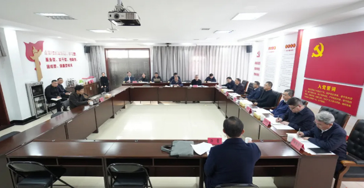 谢卫江接待来访群众